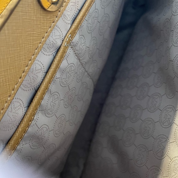 MICHAEL KORS TILDA Honey Yellow Brown TEXTURED  LEATHER TOTE BAG PURSE - Picture 8 of 14